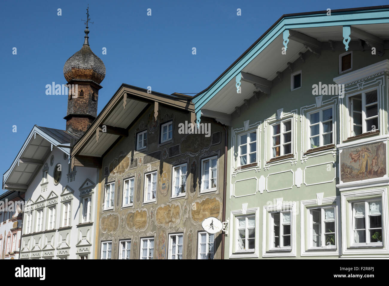 Fachadas pintadas, calle peatonal, market street, Bad Tölz, Alta Baviera, Baviera, Alemania Foto de stock