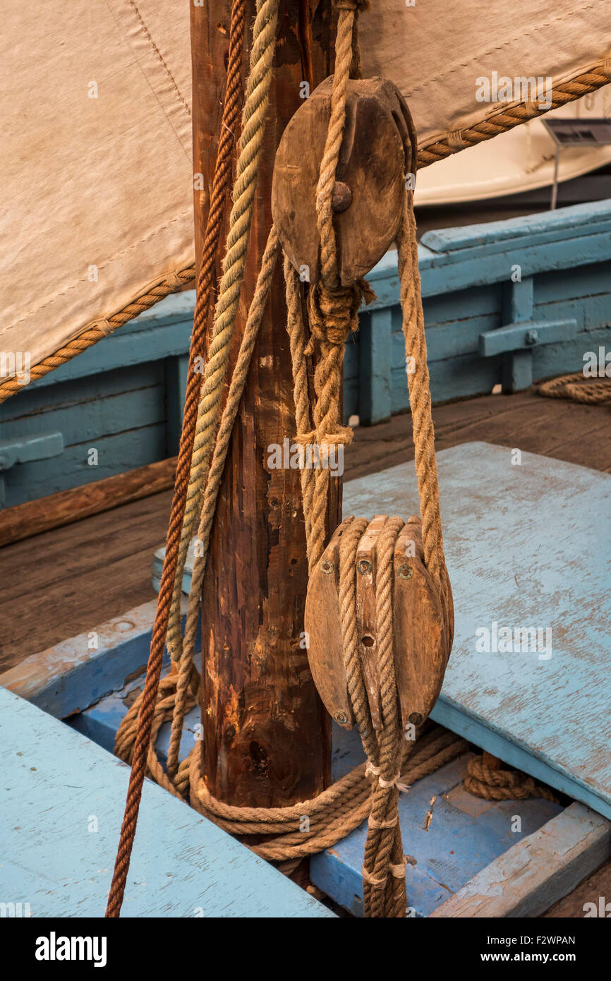 Poleas de barcos fotografías e imágenes de alta resolución - Alamy