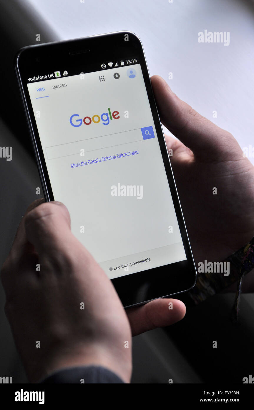 Teléfono móvil con el logo de Google