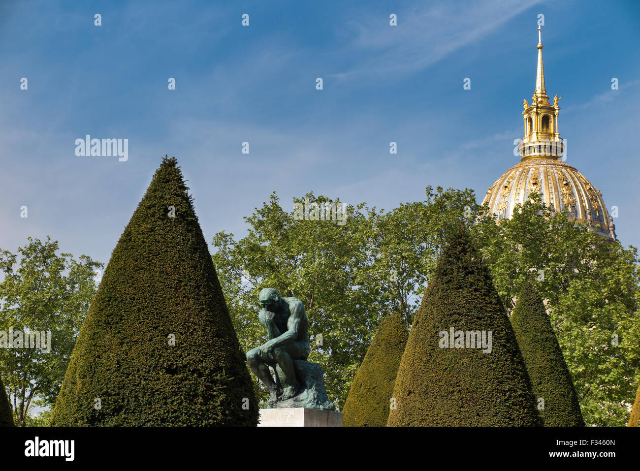 'El Pensador de Rodin' en los jardines del Museo Rodin, París, Francia Foto de stock