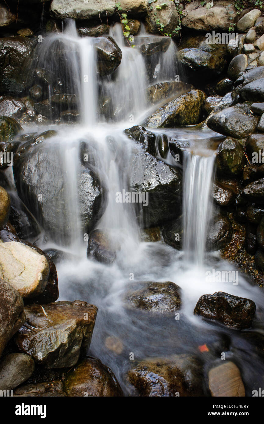 Una cascada con agua blanda Foto de stock