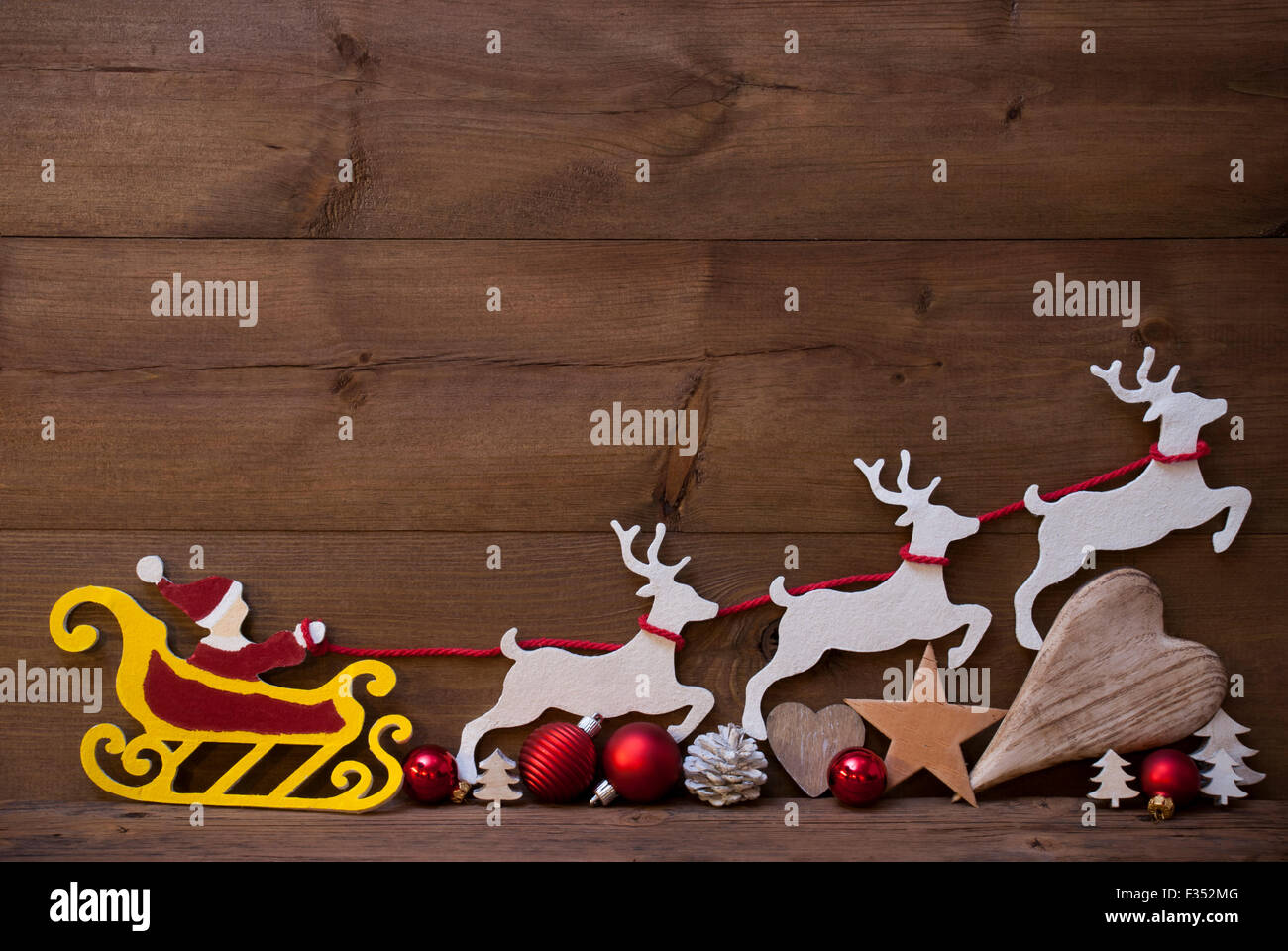 El trineo de Santa Claus, los renos, la decoración de Navidad Fotografía de  stock - Alamy