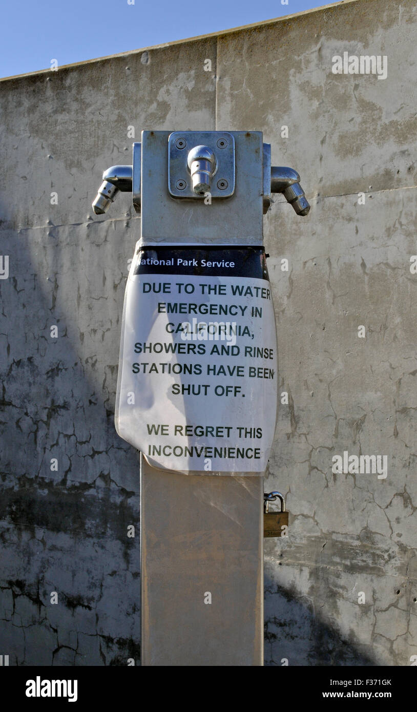 Duchas enjuague apagado debido a la escasez de agua en California Foto de stock