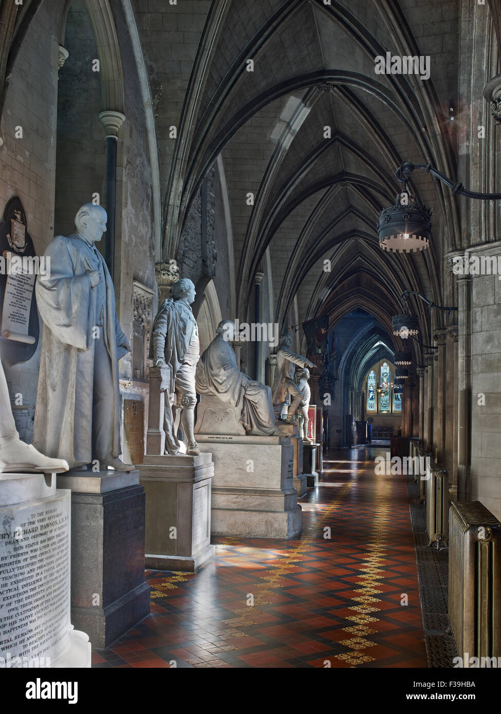 Catedral de San Patricio de Dublín pasillo nave Foto de stock