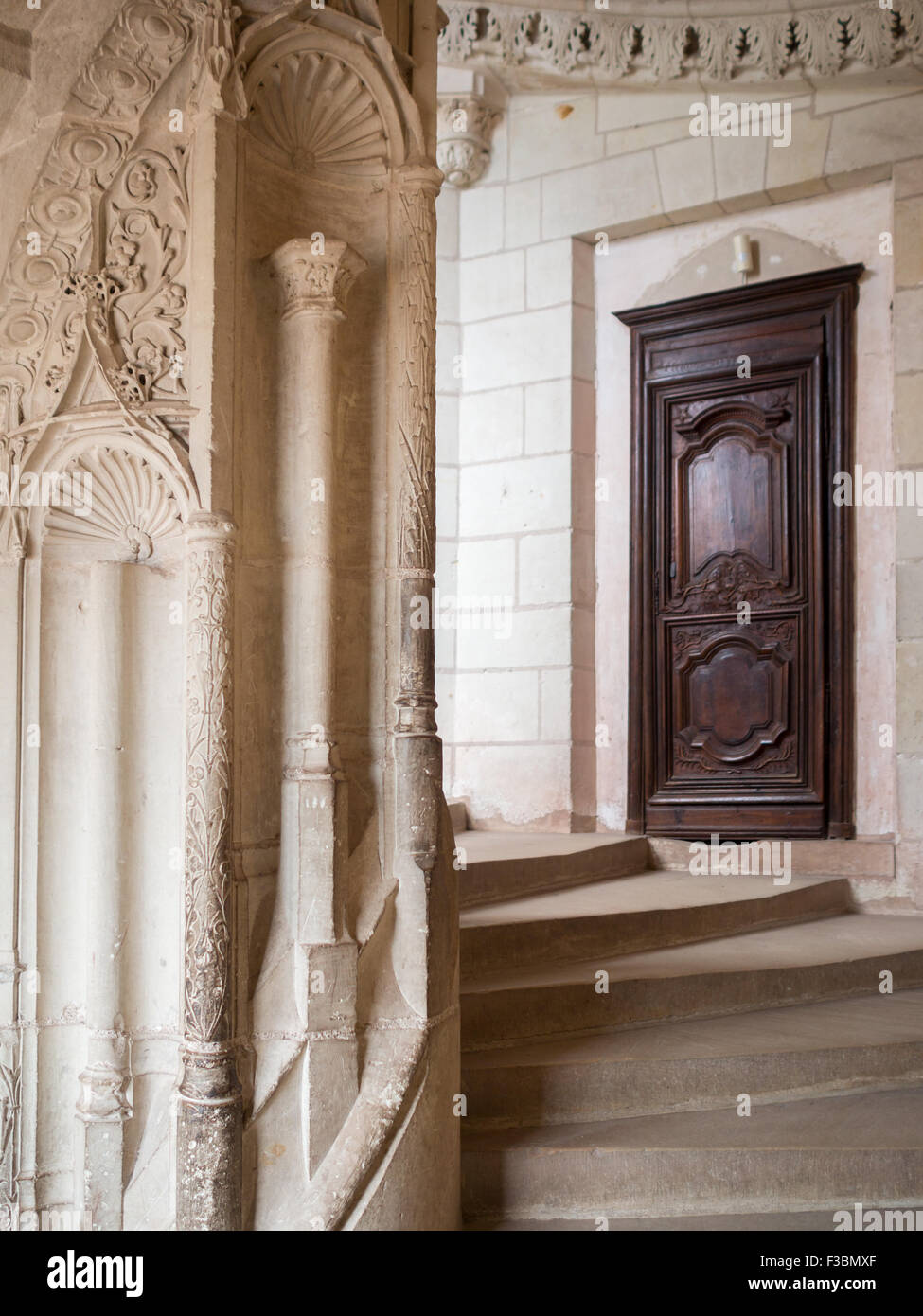 Escalera interior de Chaumont-sur-Loire Chateau Foto de stock