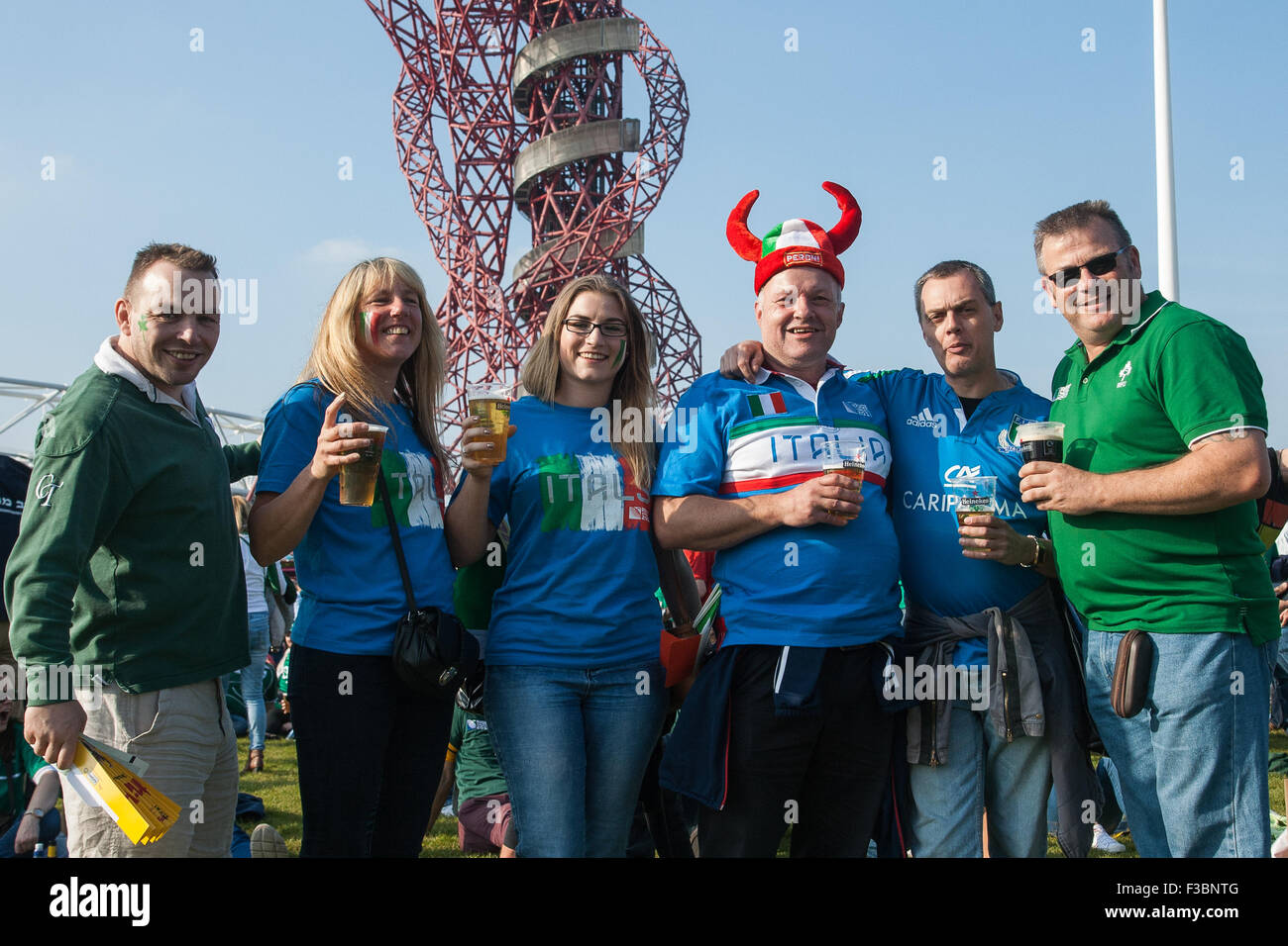 Lanzamiento de la venta de entradas en escocia fotografías e imágenes
