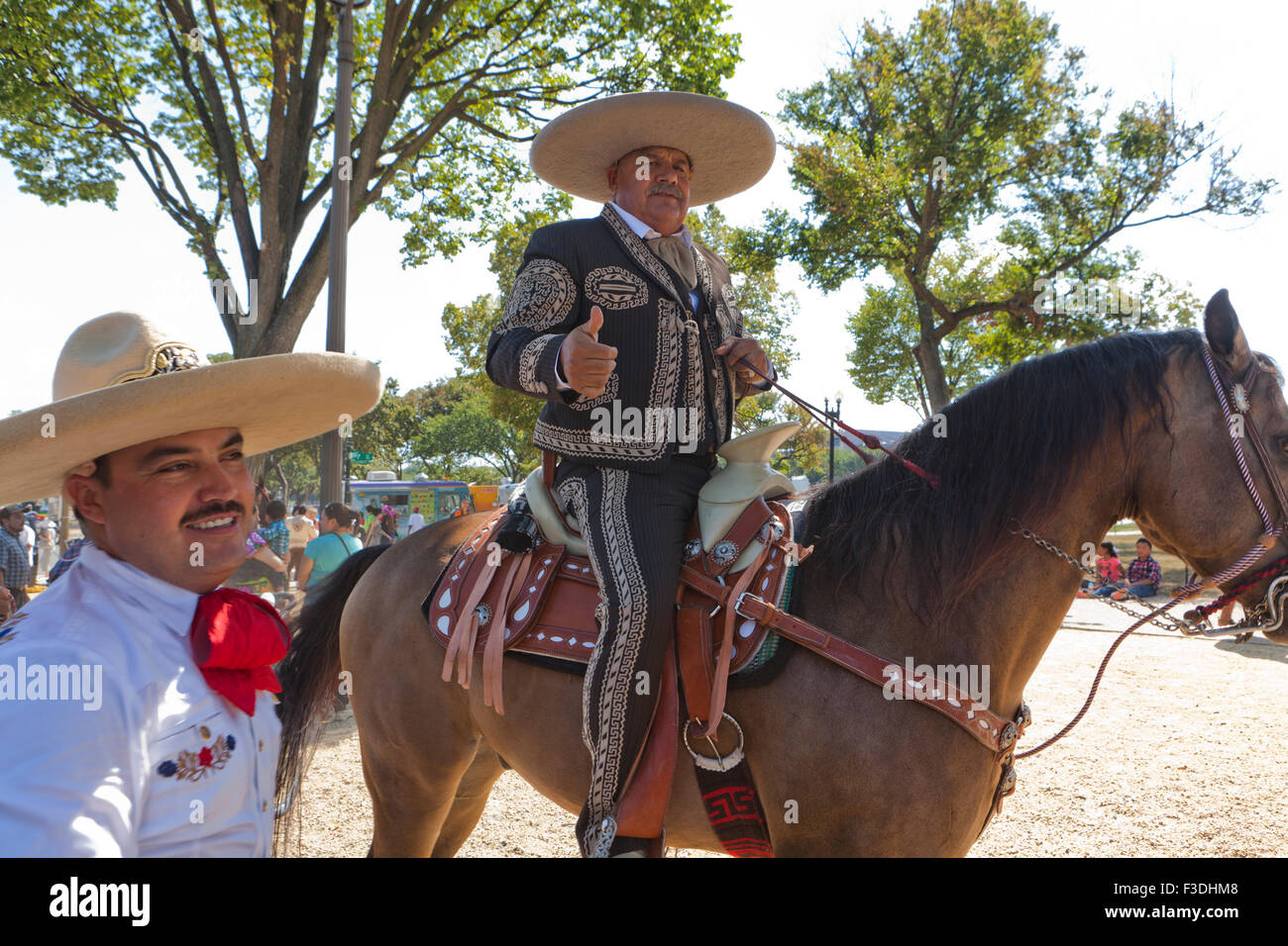 Vaquero mexicano (vaquero a caballo en el festival latino - Washington, DC,  EE.UU Fotografía de stock - Alamy