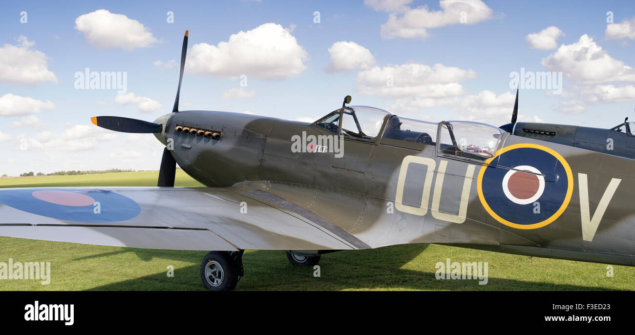 La gracia Spitfire ML407 en Sywell Aeródromo, Northampton, Inglaterra Foto de stock