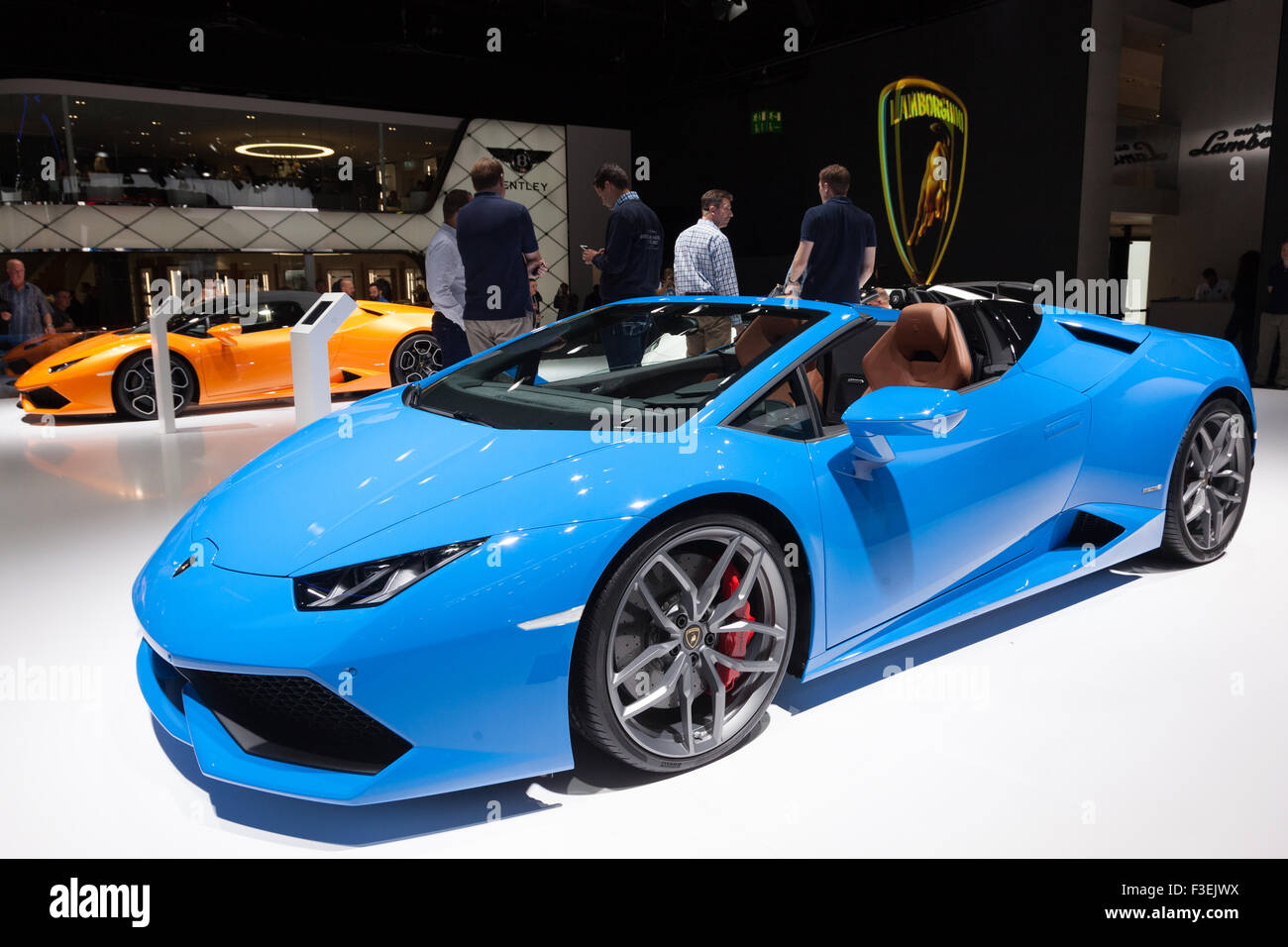 Lamborghini azul fotografías e imágenes de alta resolución - Alamy