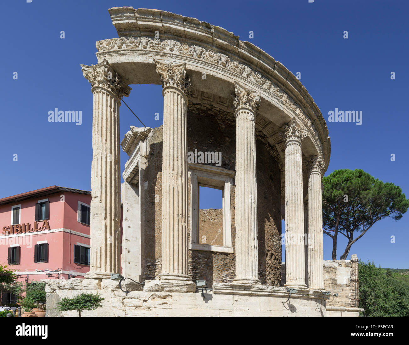 Templo de Vesta, Tivoli, Lacio, Italia Fotografía de stock - Alamy