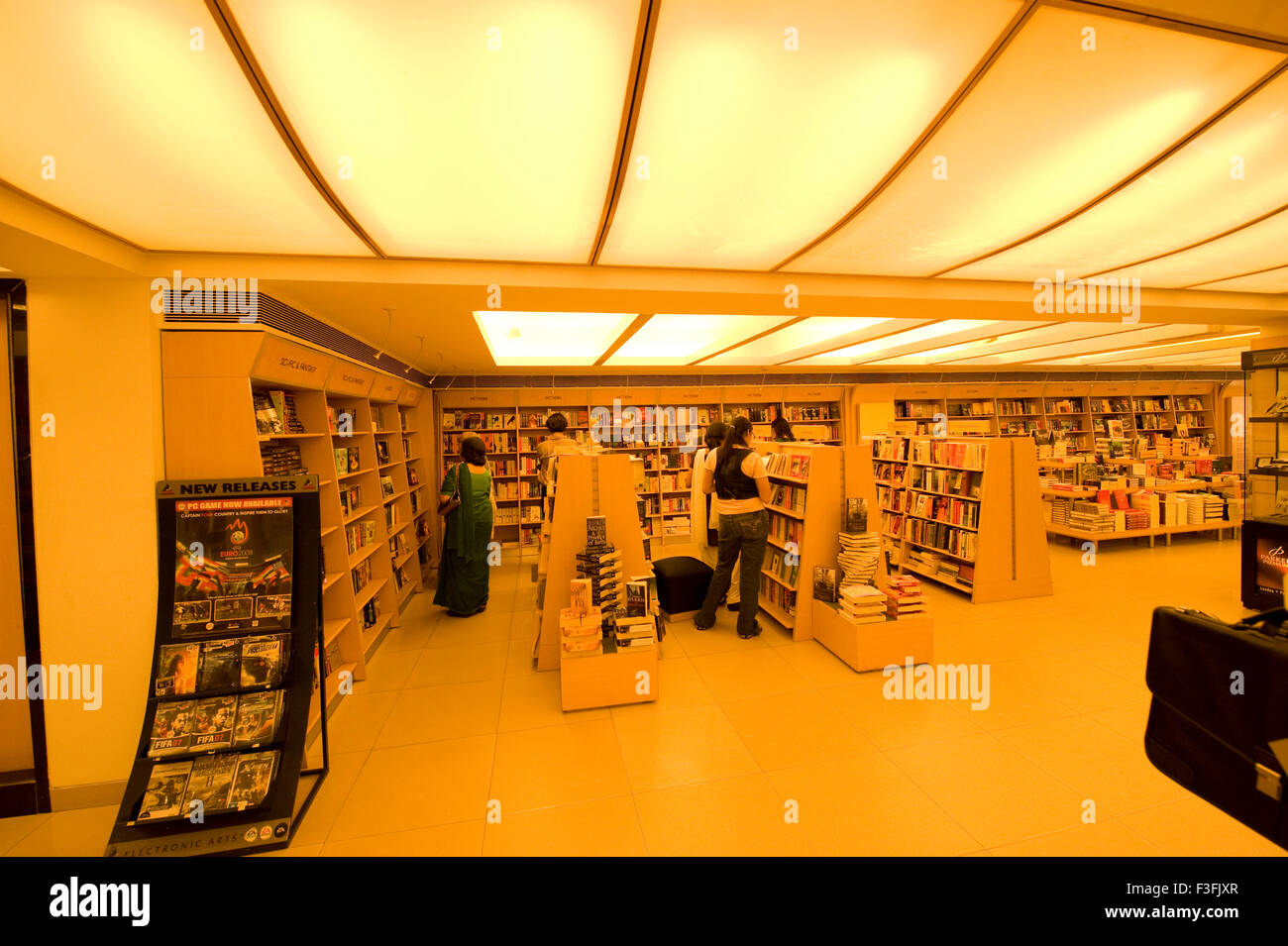 Calcuta la prestigiosa librería en una localidad aristocrática Calcuta ; ; ; en Bengala Occidental, India Foto de stock