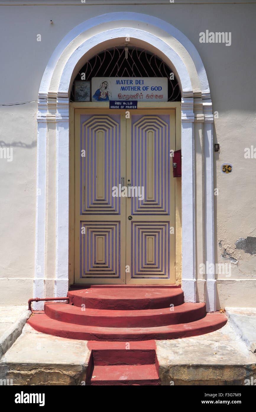 Mater Dei ; Madre de Dios ; Puerta cerrada ; Pondicherry ; Puducherry ; Territorio de la Unión ; UT ; India ; Asia Foto de stock