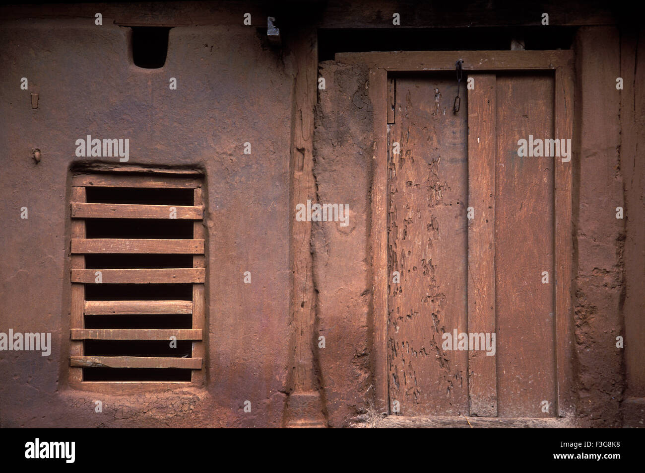 Puerta y ventana ; Fotografía de Bellas Artes ; Malvan ; Maharashtra ; India ; Asia Foto de stock