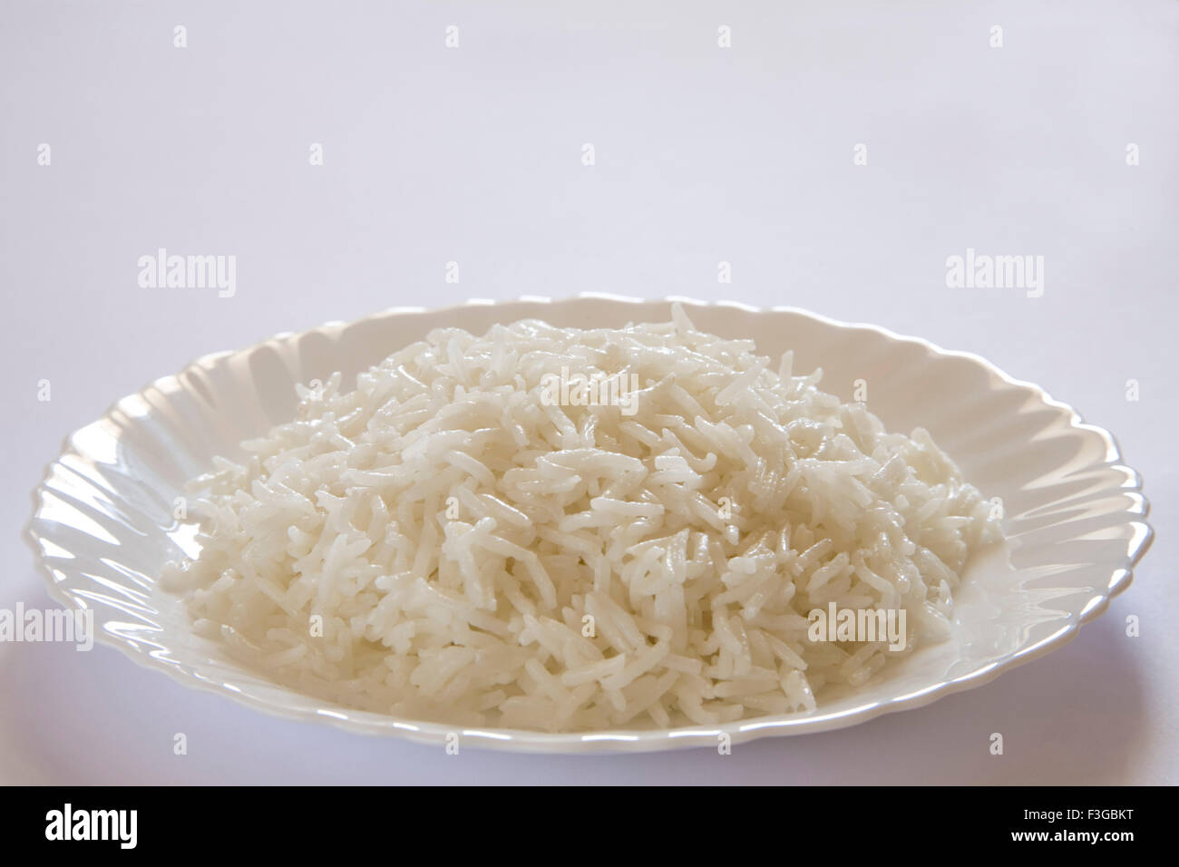 Cocina india hervir el arroz basmati bhath chaval oryza sativa sirve en