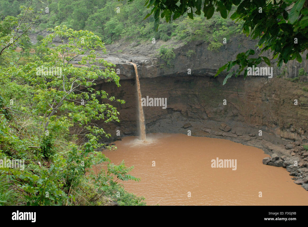 Girmal cascadas, subir pueblo, ahwa songadh carretera, saputara, Gujarat ; India, asia Foto de stock