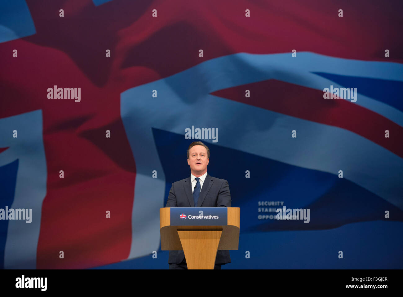 Manchester, Reino Unido. El 7 de octubre de 2015. El Primer Ministro británico, David Cameron, habla en el día 4 del 2015 Conferencia del Partido Conservador en Manchester. Crédito: Russell Hart/Alamy Live News. Foto de stock