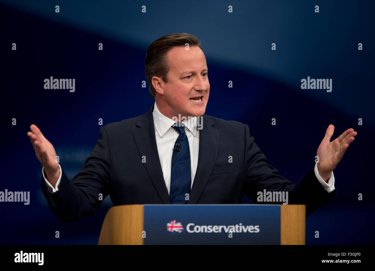Manchester, Reino Unido. El 7 de octubre de 2015. El Primer Ministro británico, David Cameron, habla en el día 4 del 2015 Conferencia del Partido Conservador en Manchester. Crédito: Russell Hart/Alamy Live News. Foto de stock