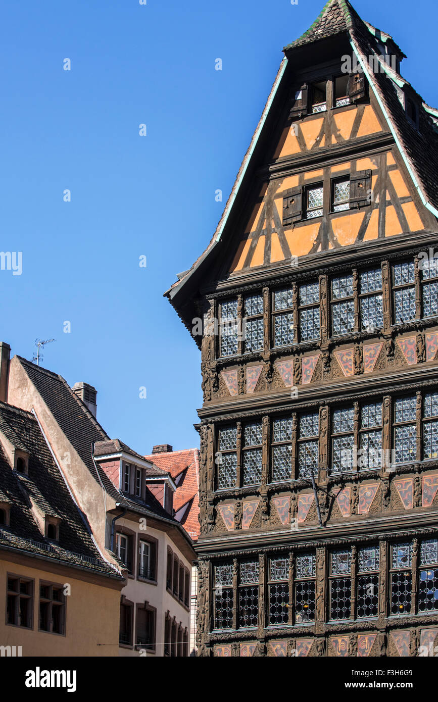 Maison Kammerzell House / Kammerzellhüs medieval de entramado de madera del casa de arquitectura gótica tardía, Estrasburgo, Alsacia, Francia Foto de stock