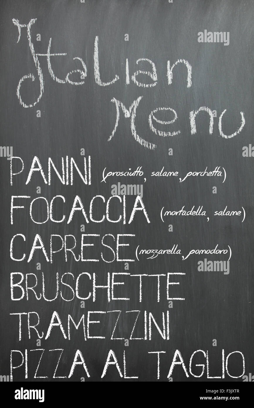 Menú de la barra de italiano en una pizarra Fotografía de stock - Alamy