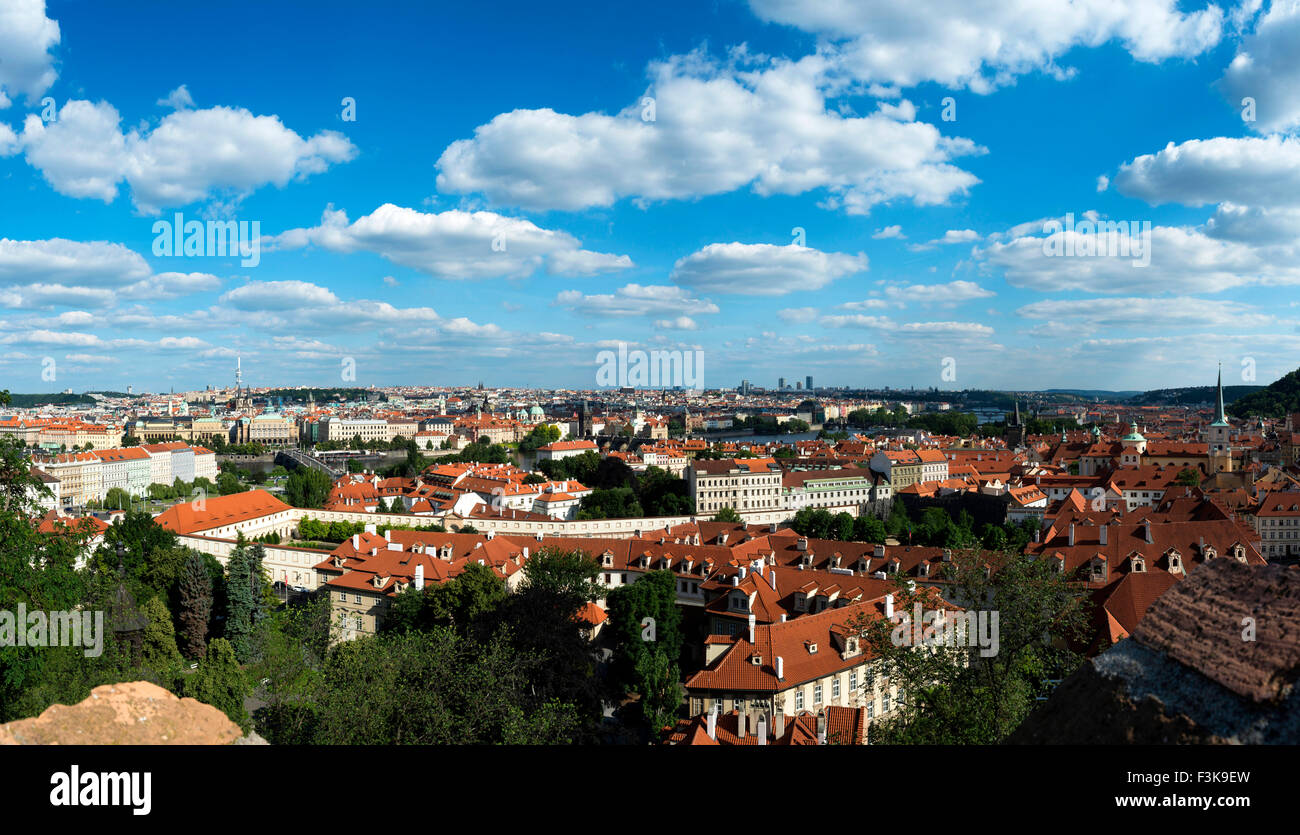 Vista de Praga desde el Castillo de Praga, República Checa Foto de stock