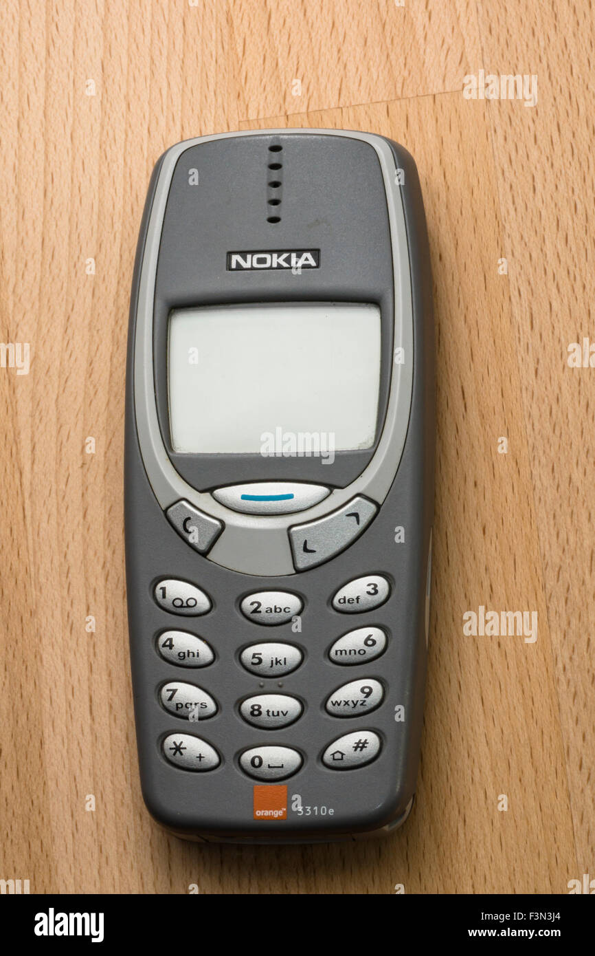 Un teléfono móvil Nokia 3310e Foto de stock