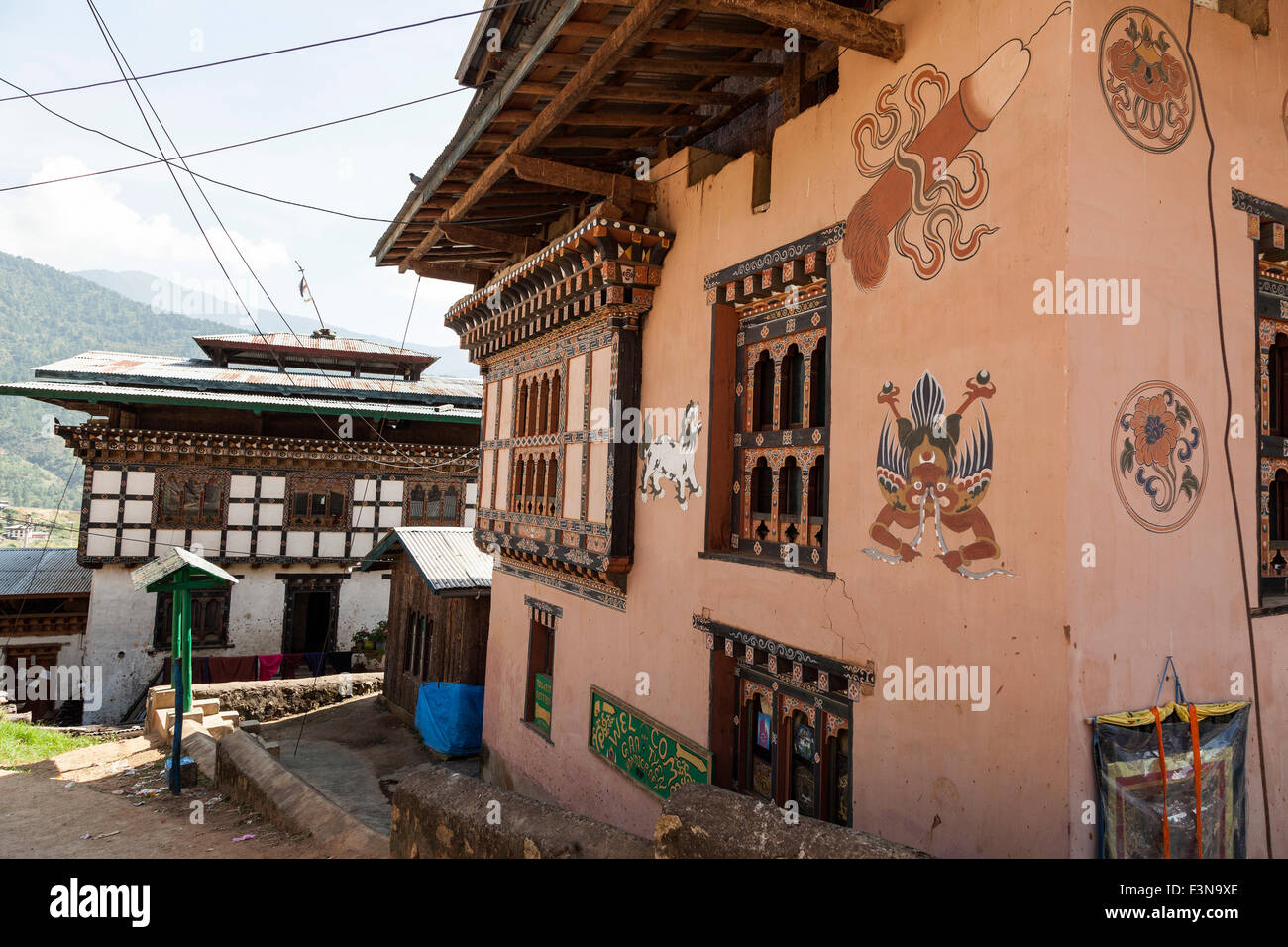 Pinturas Pana aldea cercana al templo del Divino Loco, templo de la  fertilidad Fotografía de stock - Alamy