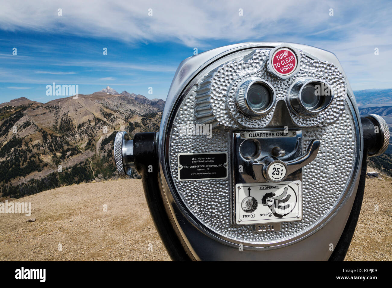 Ver telescopio óptico en la parte superior de Jackson Hole Mountain Resort, Wyoming, EE.UU. Foto de stock