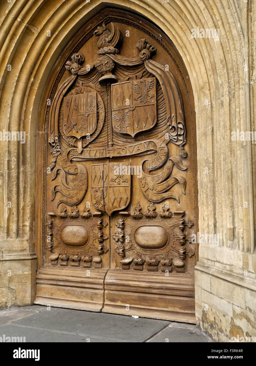 La puerta occidental de la Abadía de Bath Foto de stock