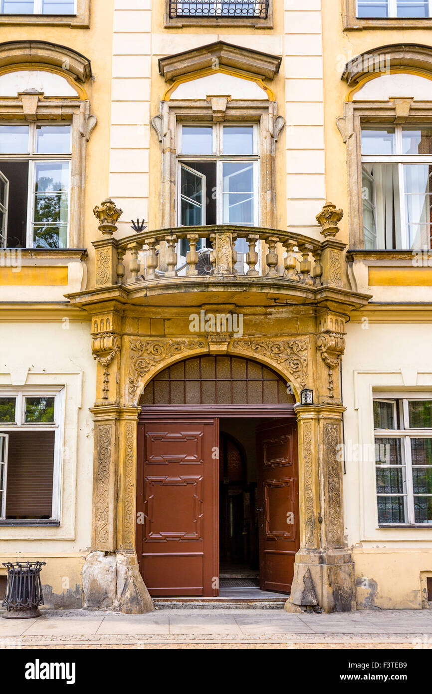 Antiguo, arquitectura histórica en las calles de Wroclaw, Polonia Foto de stock