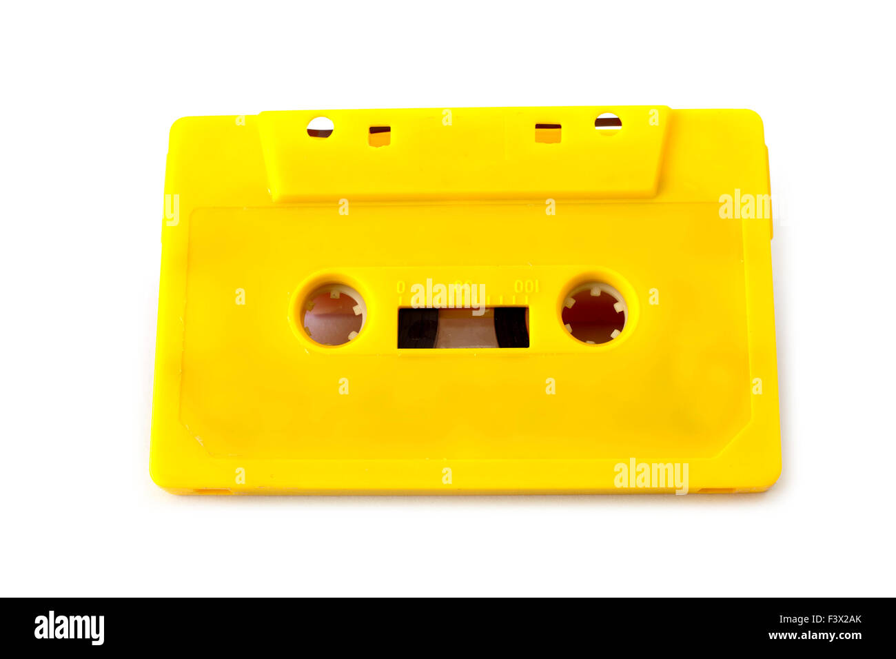 Yellow audio cassette on white fotografías e imágenes de alta resolución -  Alamy