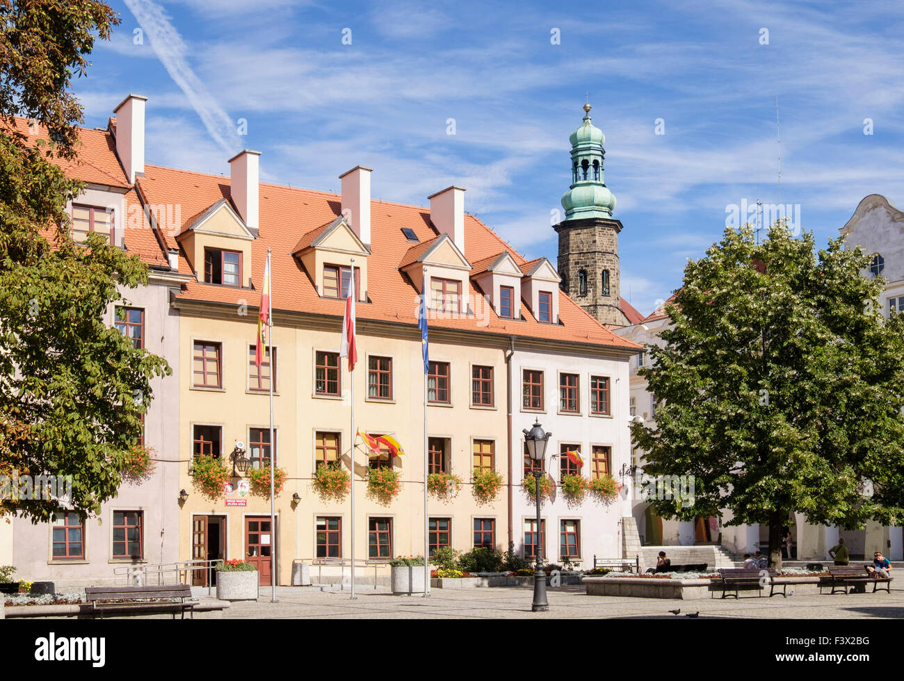 Las siete casas que ahora forma parte del Ayuntamiento en el Plac Ratuszowy o Plaza del Ayuntamiento Jelenia Gora o Hirschberg Baja Silesia Polonia Foto de stock