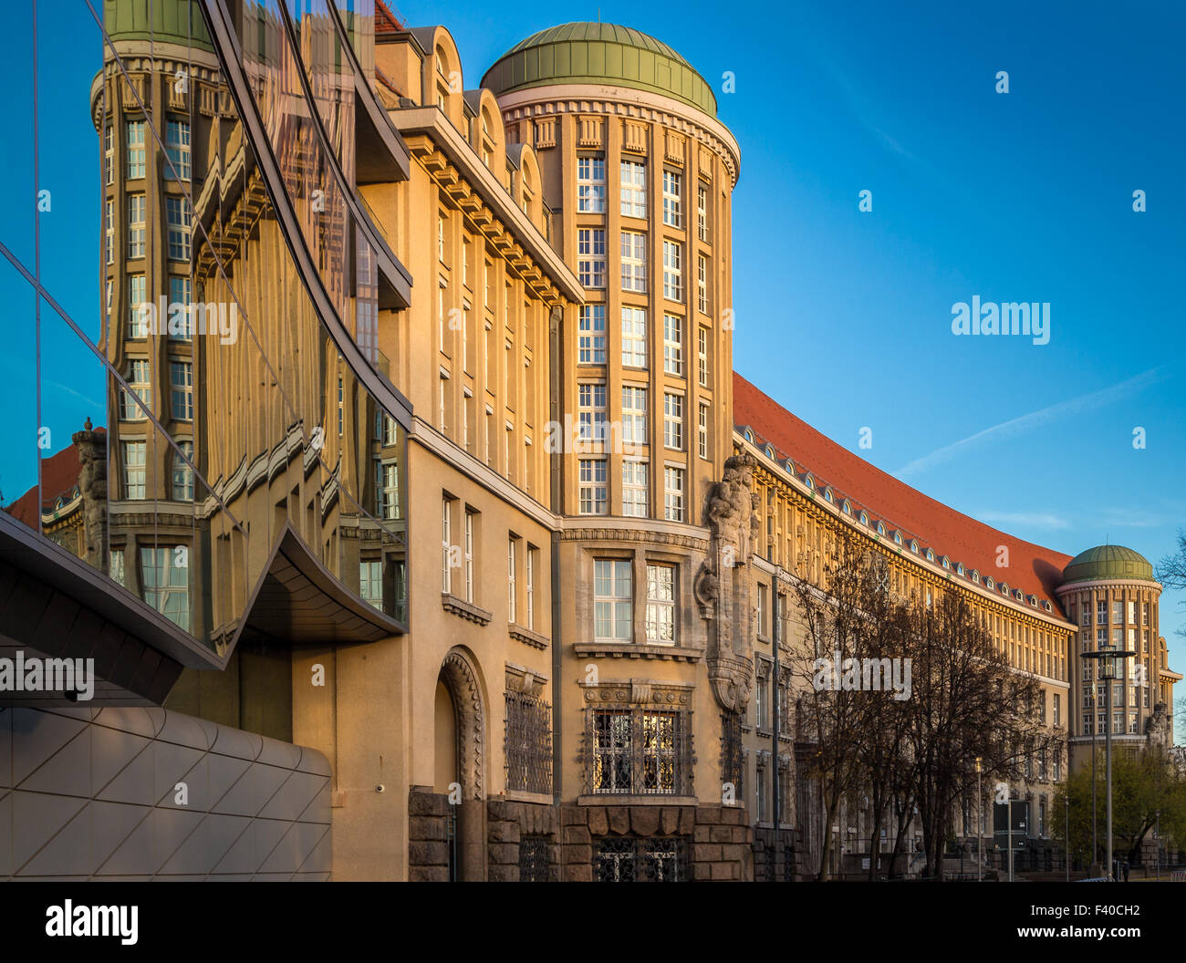 Biblioteca nacional alemana fotografías e imágenes de alta resolución -  Alamy