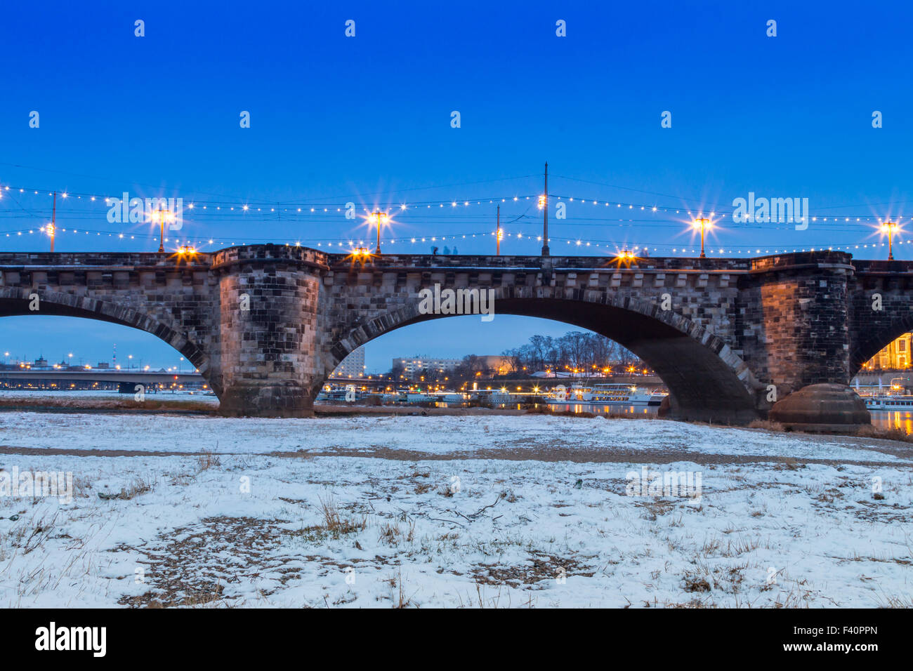 Puente Augustusbrücke Dresde Foto de stock