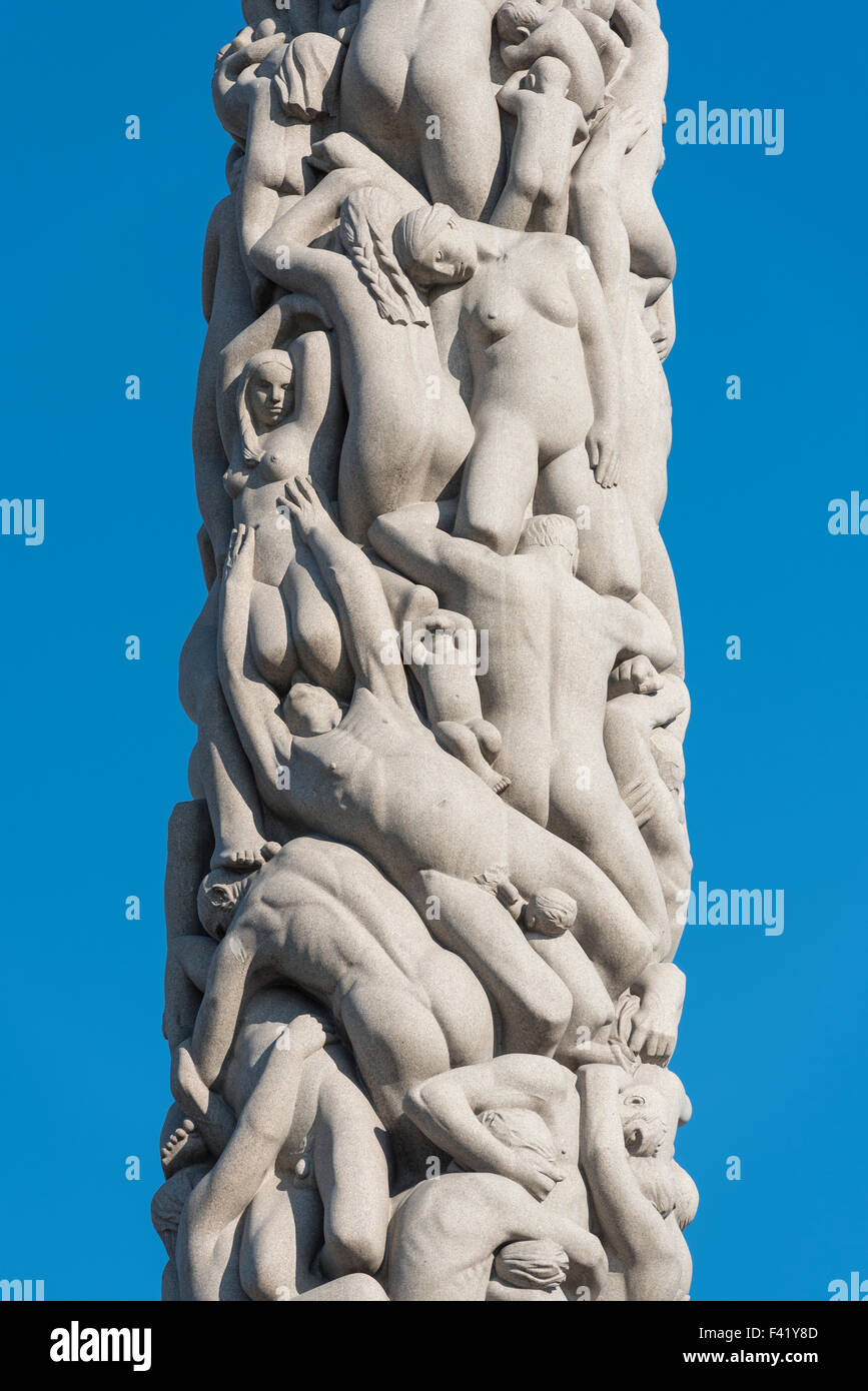 Derechos monolito de granito por Gustav Vigeland, Parque de Esculturas Vigeland, Frognerparken, Frogner, Oslo, Noruega Foto de stock