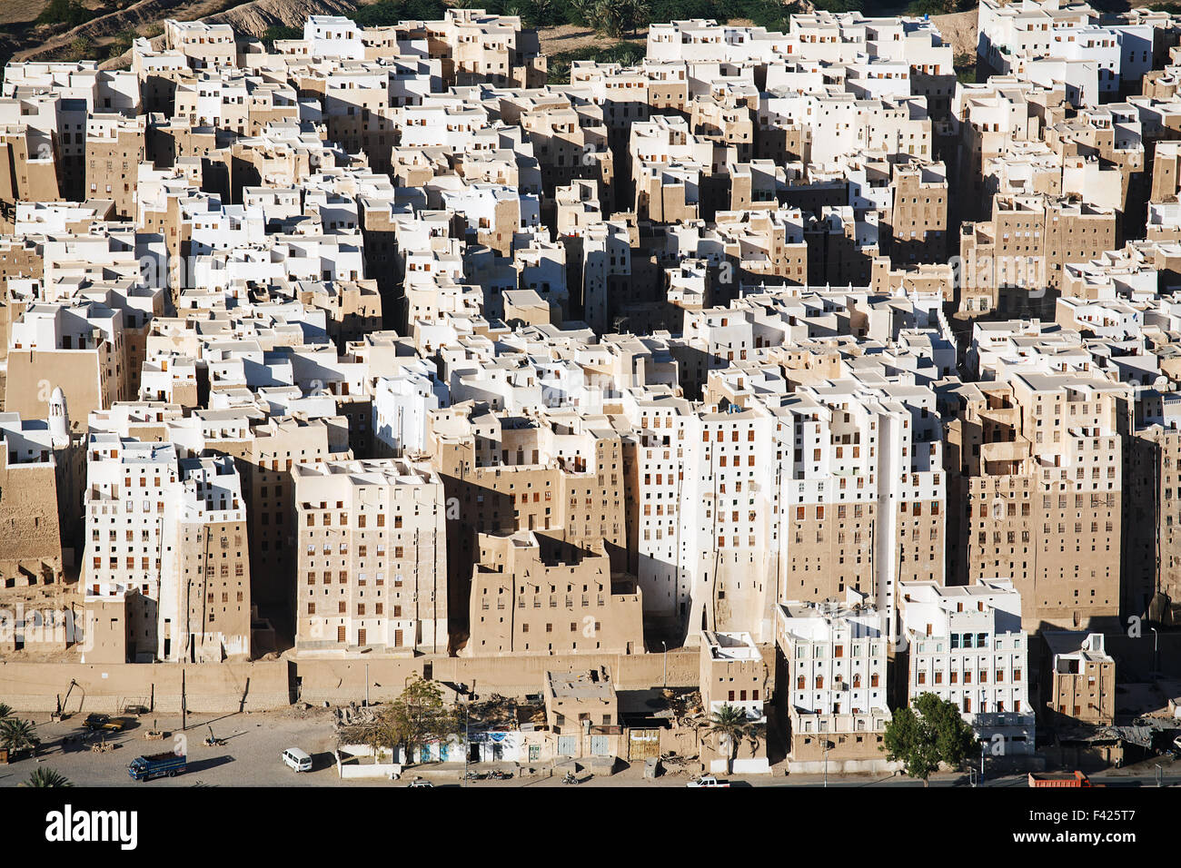 Una vista sobre el listado por la UNESCO Casco Antiguo de la ciudad de Shibam en Yemen. Foto de stock