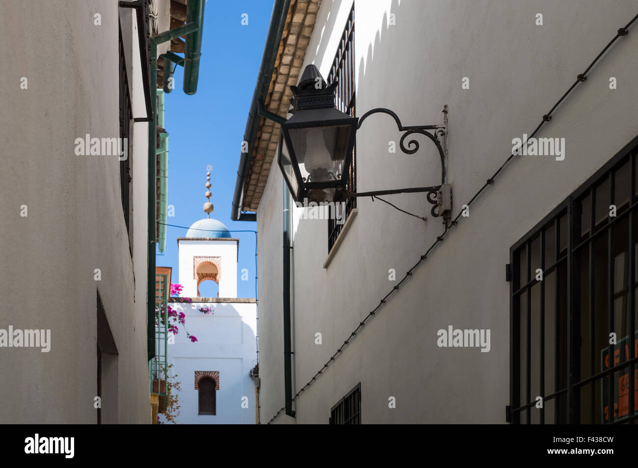 España, Córdoba, casas de estilo morisco en la calle de la ciudad vieja, Moguera Foto de stock