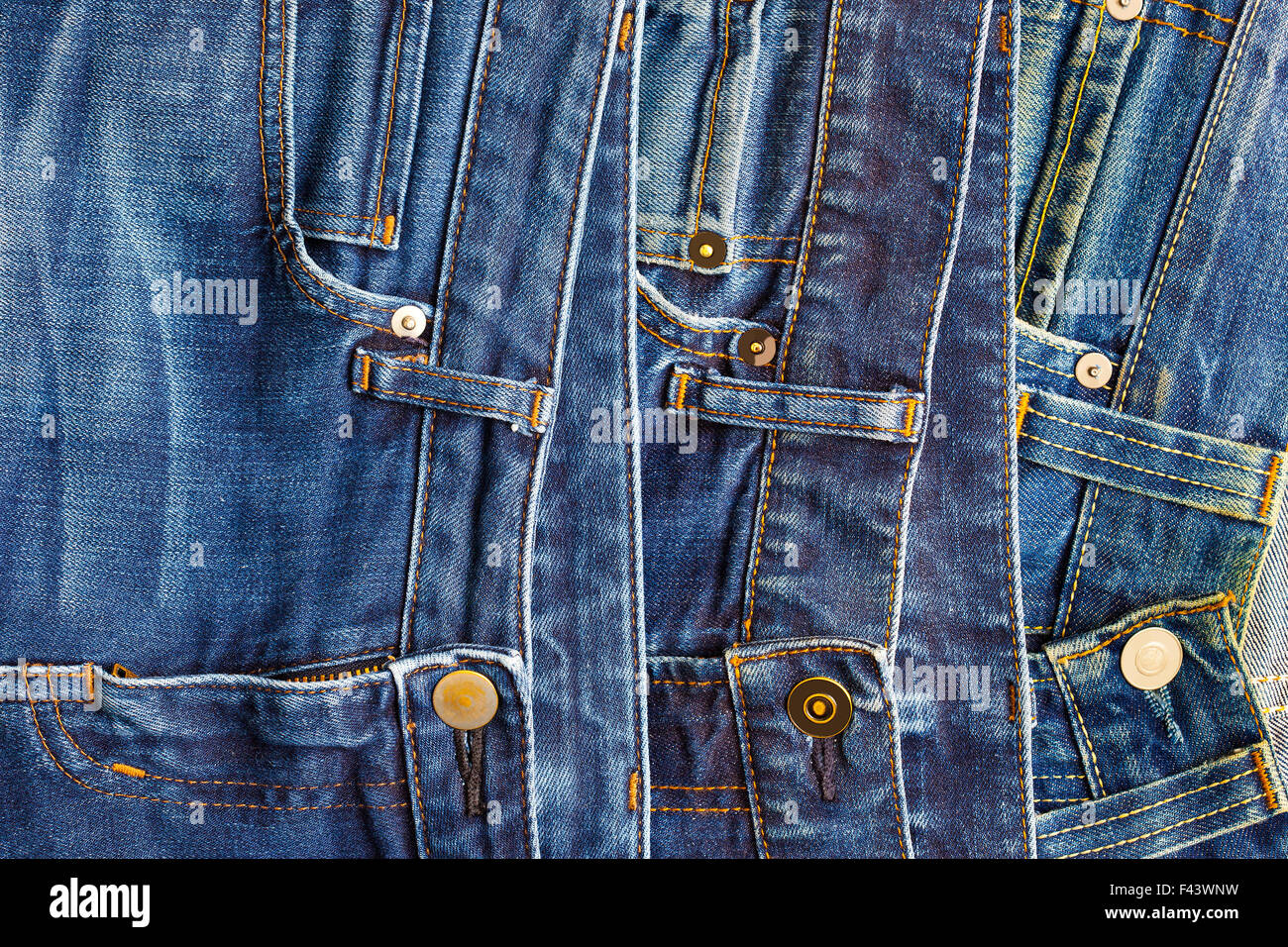 Jeans de moda fotografías e imágenes de alta resolución - Alamy