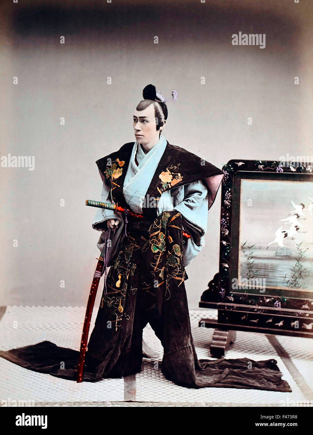 Con la espada de samurai, Japón Foto de stock