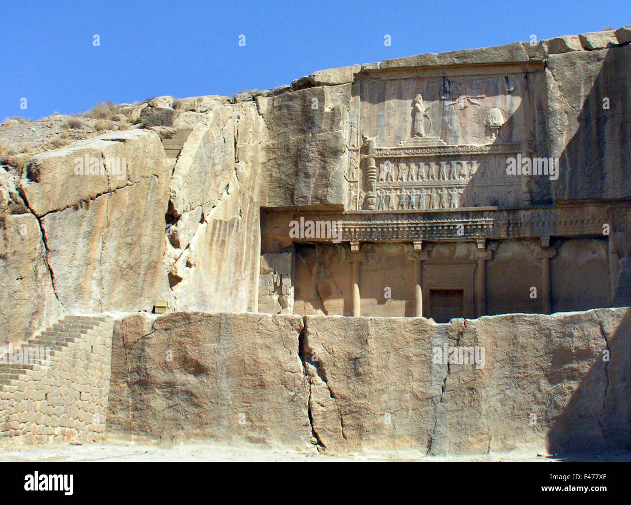 5824. Tumba de Xerxes III. En Persépolis. Xerxes (Artajerjes o Darío -nacido 425 - 338 BC), rey de Persia y el undécimo empe Foto de stock