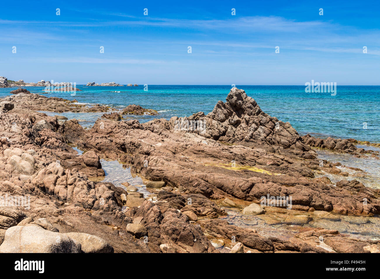 Las rocas en la playa en Cerdeña Foto de stock