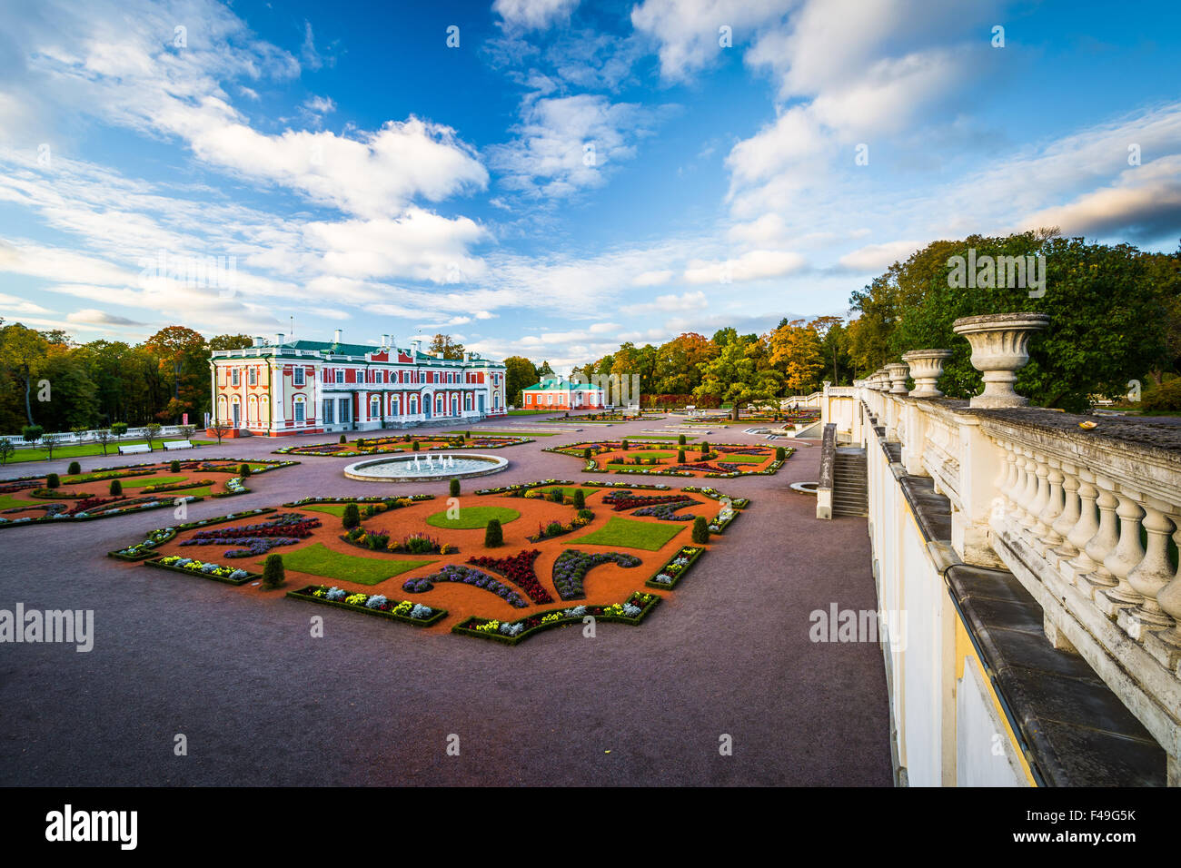Palacio Kadriorg, en Kadrioru Park, en Tallinn, Estonia. Foto de stock