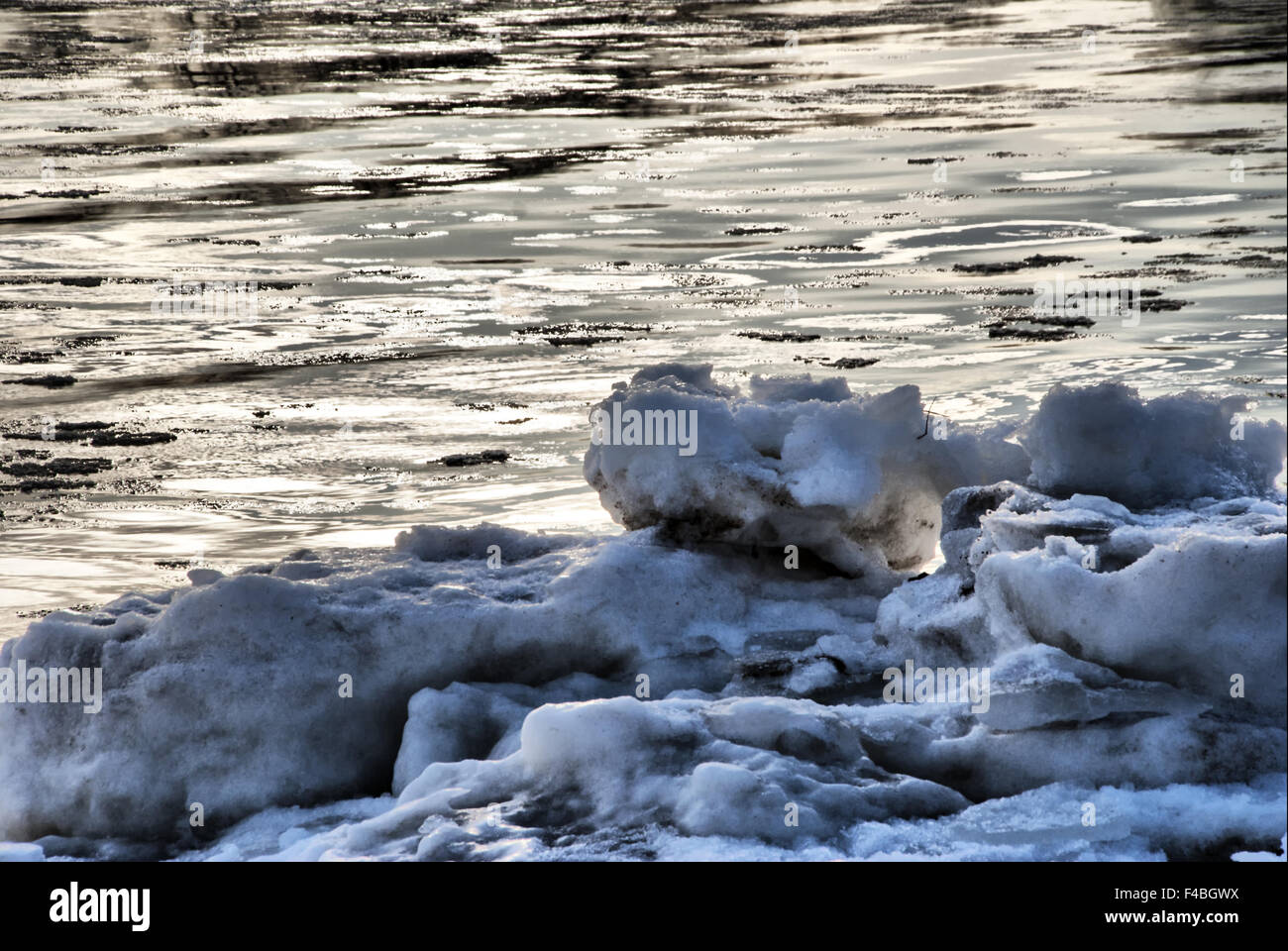 Témpanos de hielo en el Elba Foto de stock