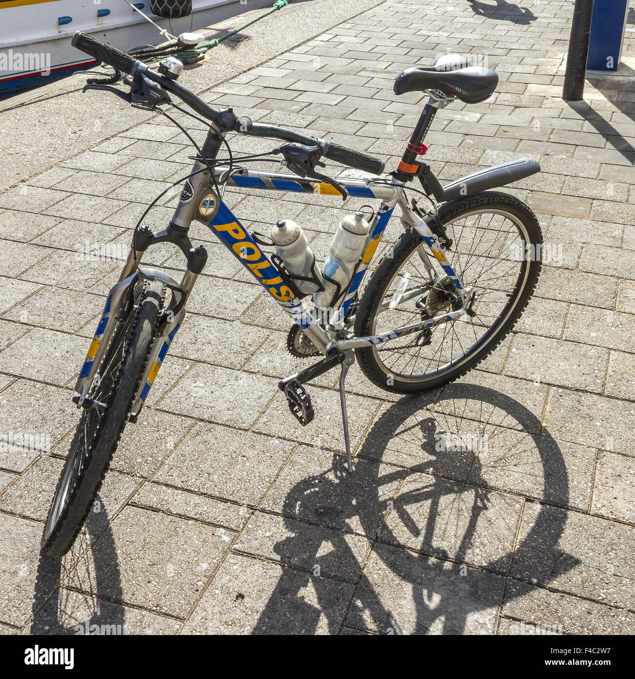 Bicicleta de policía Willemstad Curacao Foto de stock