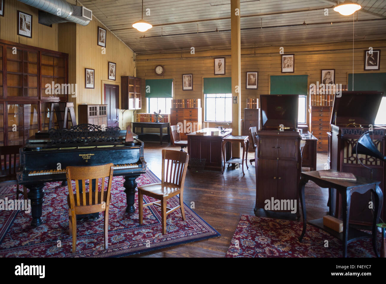 Los Estados Unidos, Nueva Jersey, West Orange, Thomas Edison National Historical Park, interior, sala de música Foto de stock