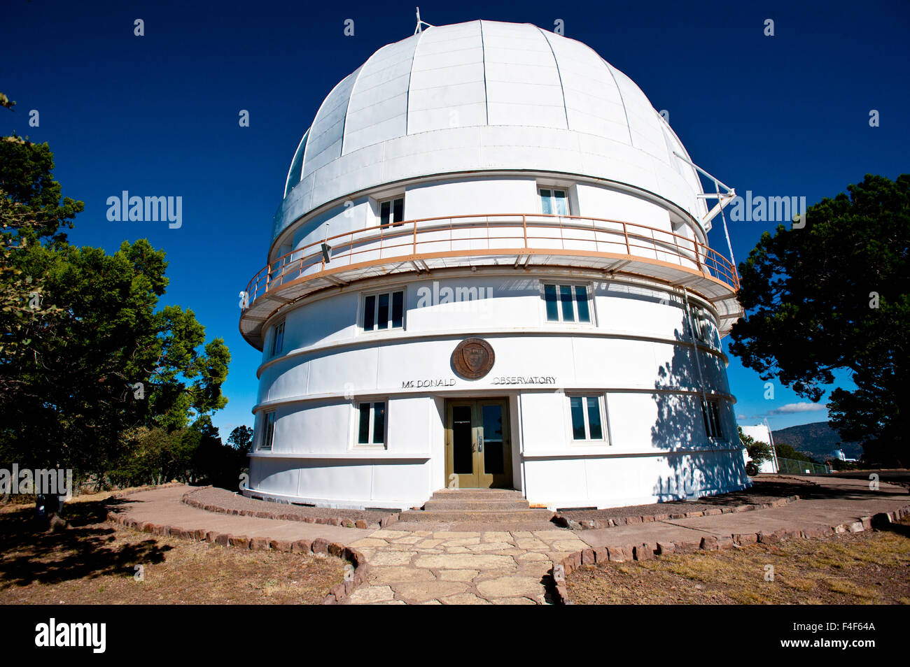Estados Unidos, Fort Davis, Texas, Observatorio McDonald Monte Locke, Harlan J. Smith, Otto Struve Telescopio Hubble y el Telescopio de imágenes de gran formato. Foto de stock