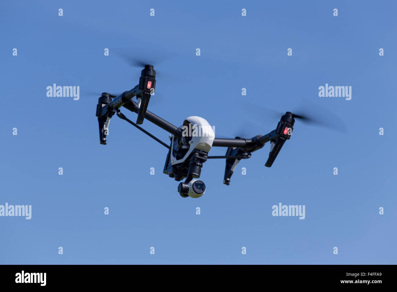 Drone Quadcopter DJI inspirar con cámara de fotografía aérea y fotos. Foto de stock