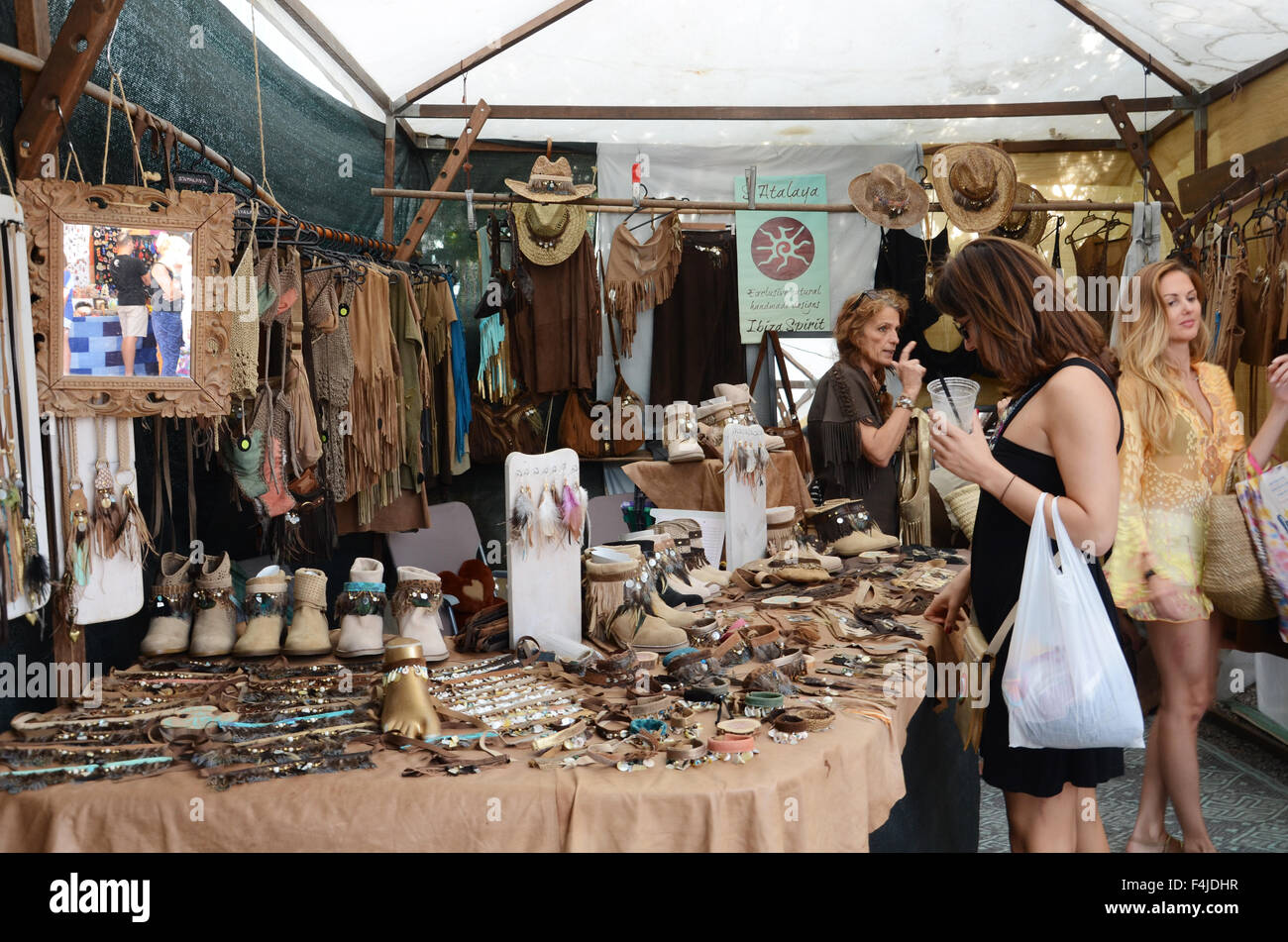 Las Dalias, el mercadillo hippy de San Carlos en Ibiza Fotografía de stock  - Alamy