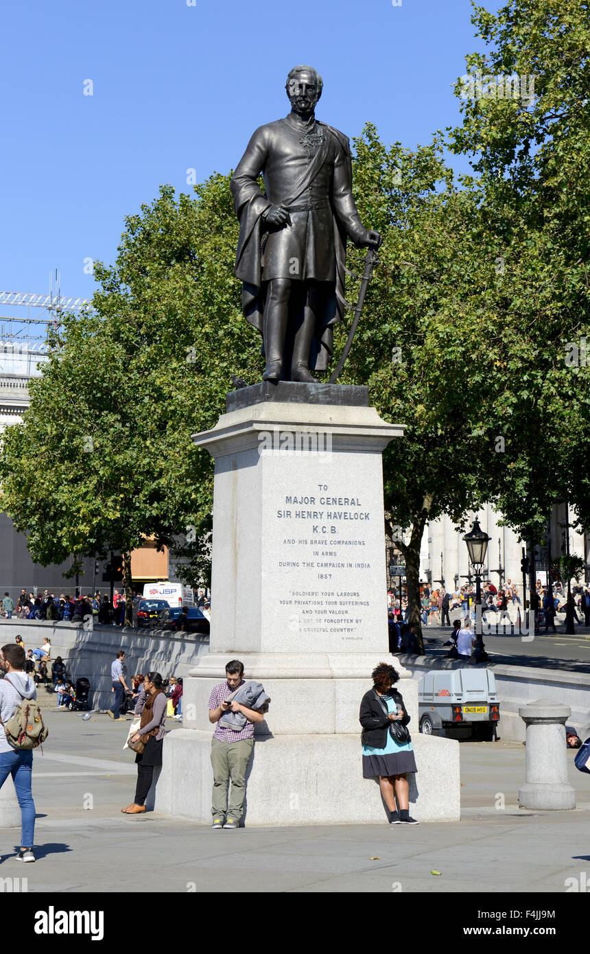 La estatua del Mayor General Sir Henry Havelock, Trafalgar Square, Londres, Reino Unido. Foto de stock