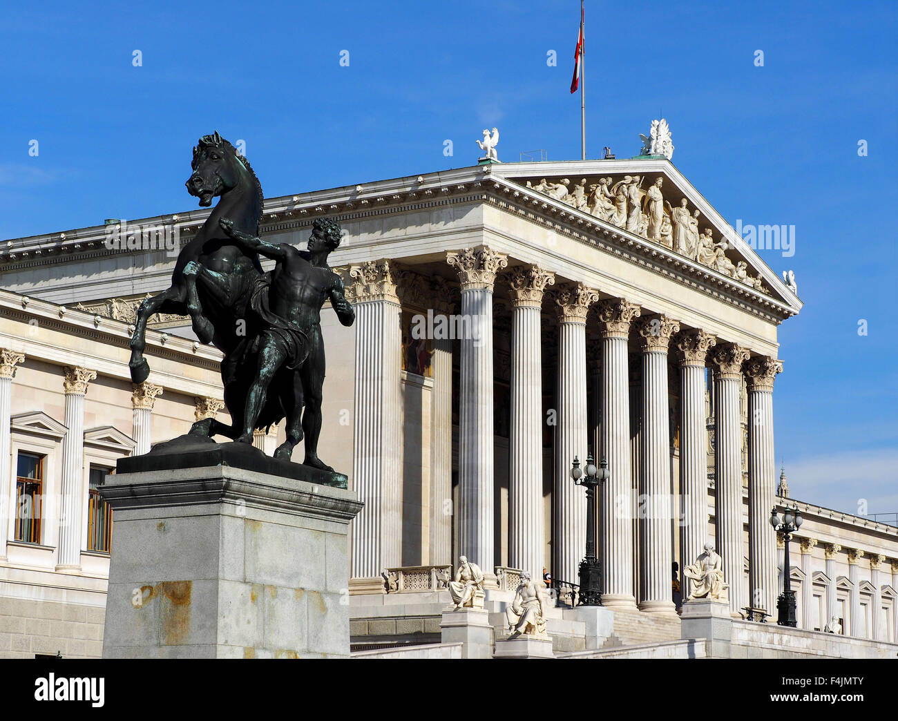 El edificio del Parlamento austriaco en el centro de Viena, Austria. Foto de stock