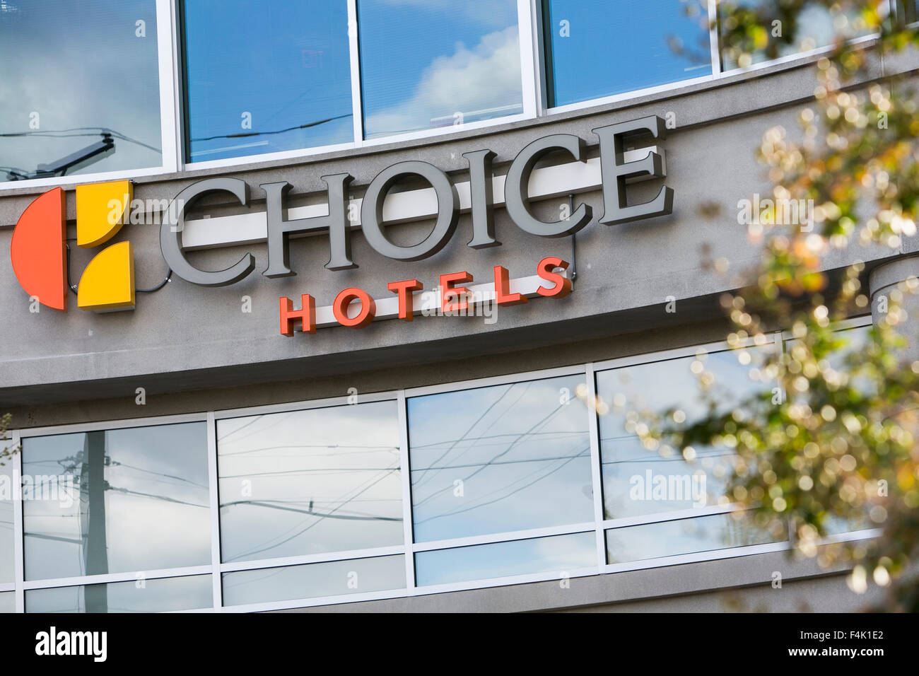 Un logotipo firmar fuera de la sede de Choice Hotels International, Inc. en Rockville, Maryland, el 18 de octubre de 2015. Foto de stock